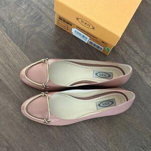 Tod's Pink Leather Flats with Gold Accents, size US 8/5, Eur 38,5, excellent